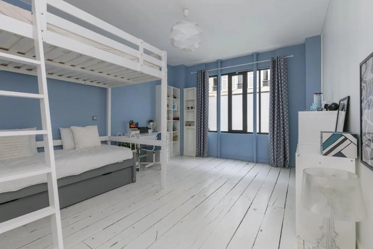 Loft In Paris Apartment