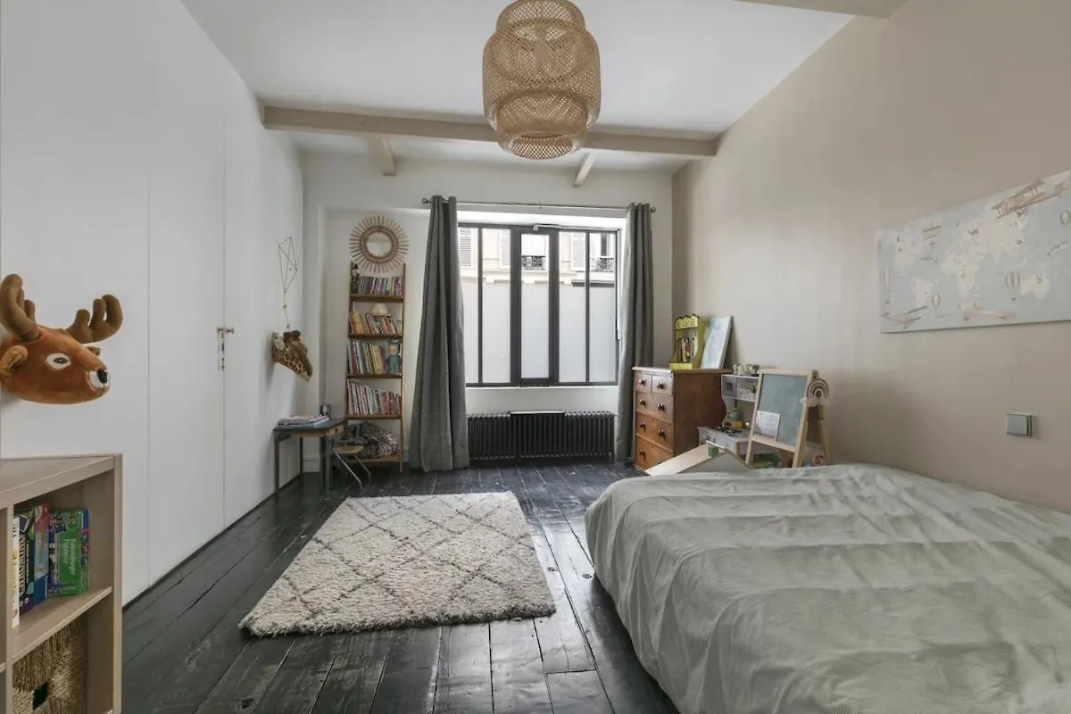 Loft In Paris Apartment