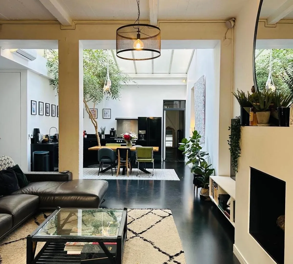 Loft In Paris Apartment