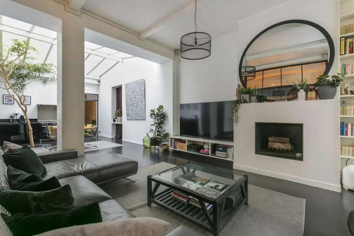 Loft In Paris Apartment